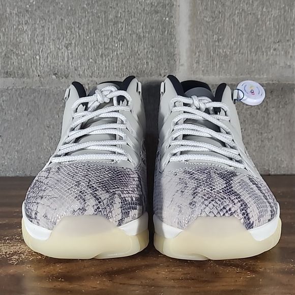 Nike Air Jordan 11 Retro Low SE Snakeskin Shoes DS With Box Missing Lid Size 18